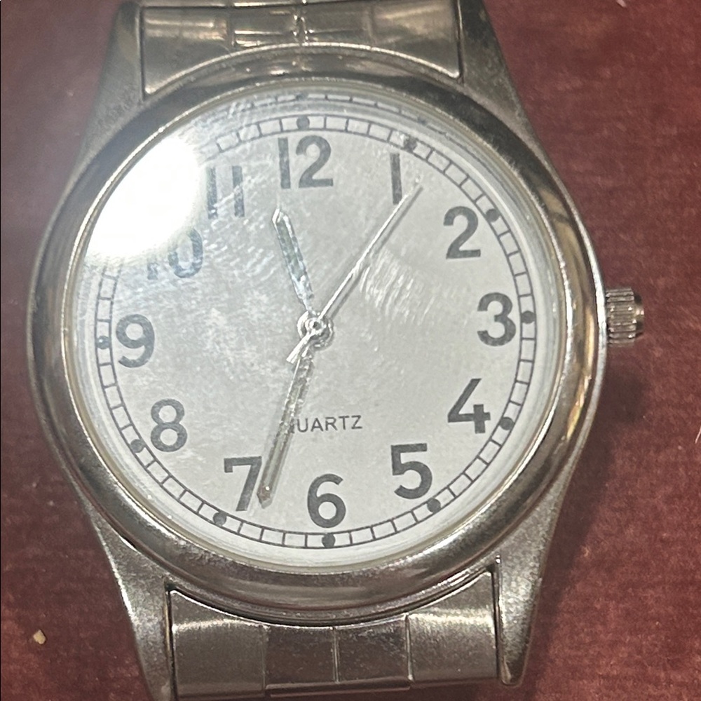 Classic Silver Men's Quartz Watch